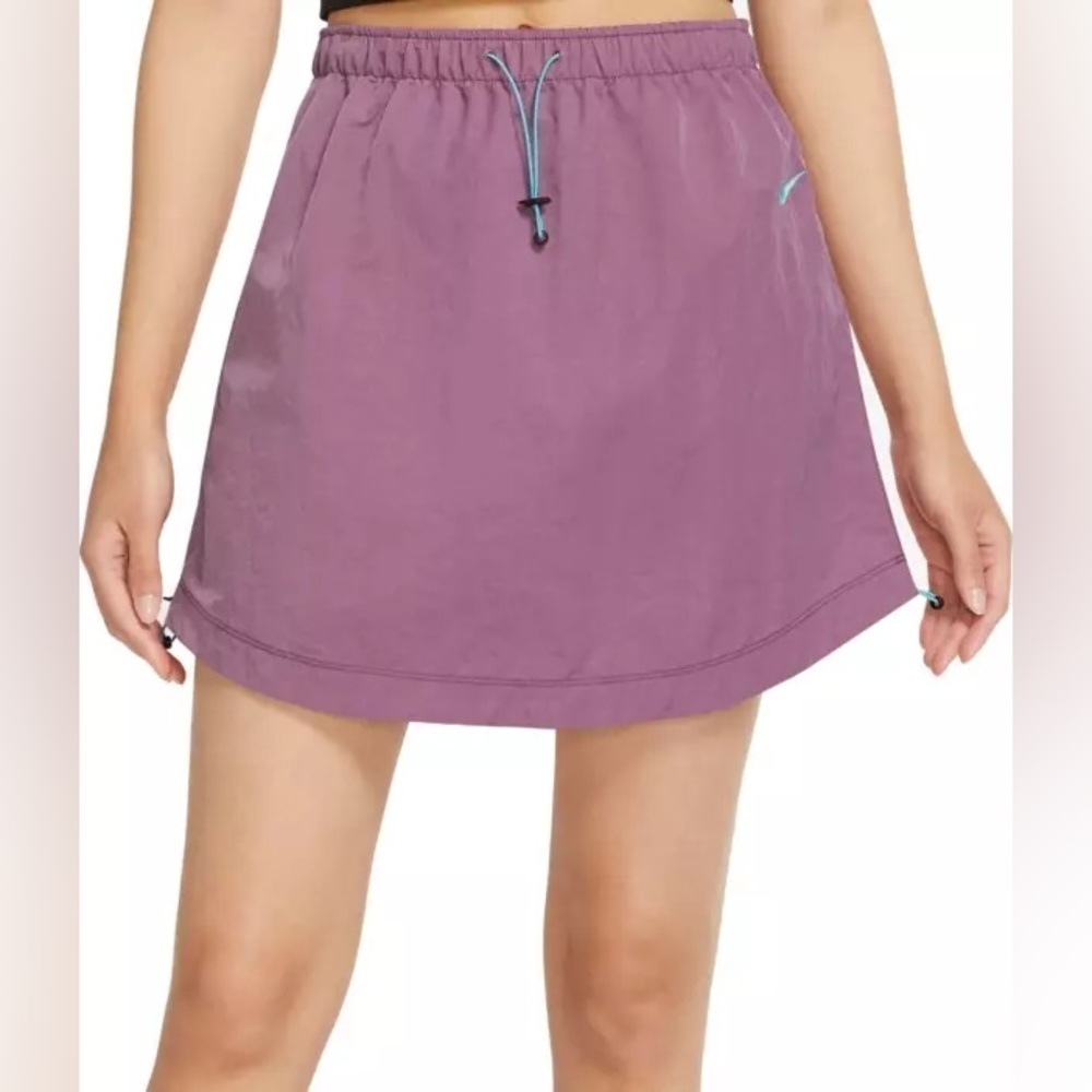 NWT! Light Bordeaux Nike High Rise Nylon Swoosh Skirt Women's - Size Small 👟